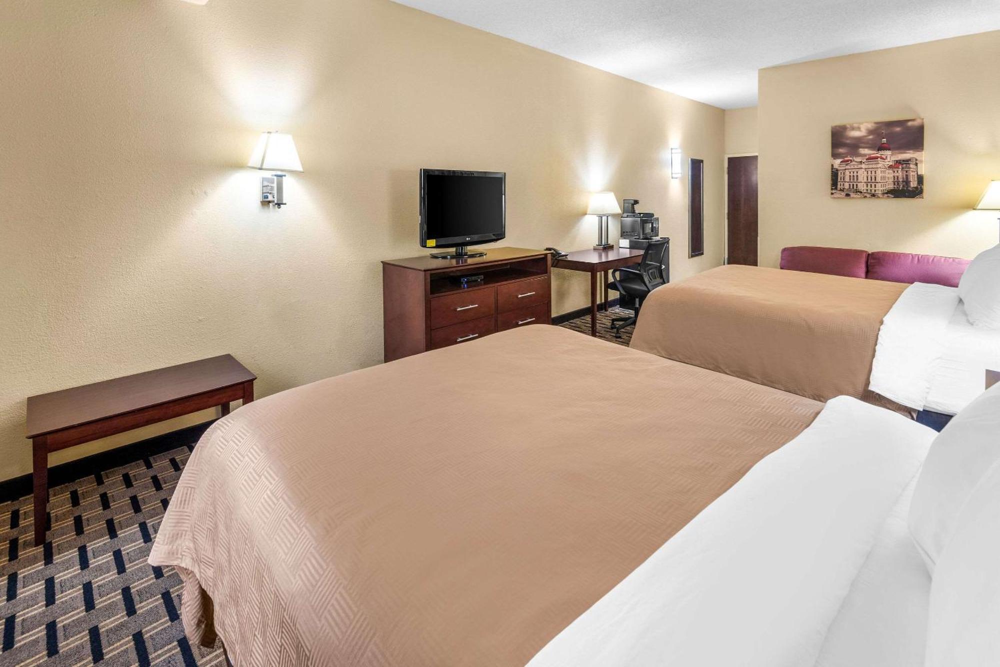 Clarion Inn & Suites Northwest Indianapolis Exteriér fotografie