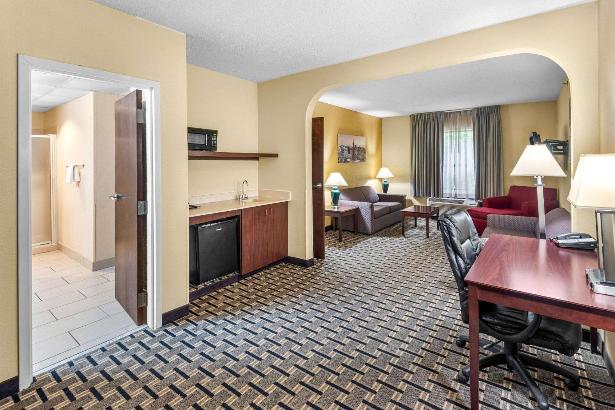 Clarion Inn & Suites Northwest Indianapolis Exteriér fotografie
