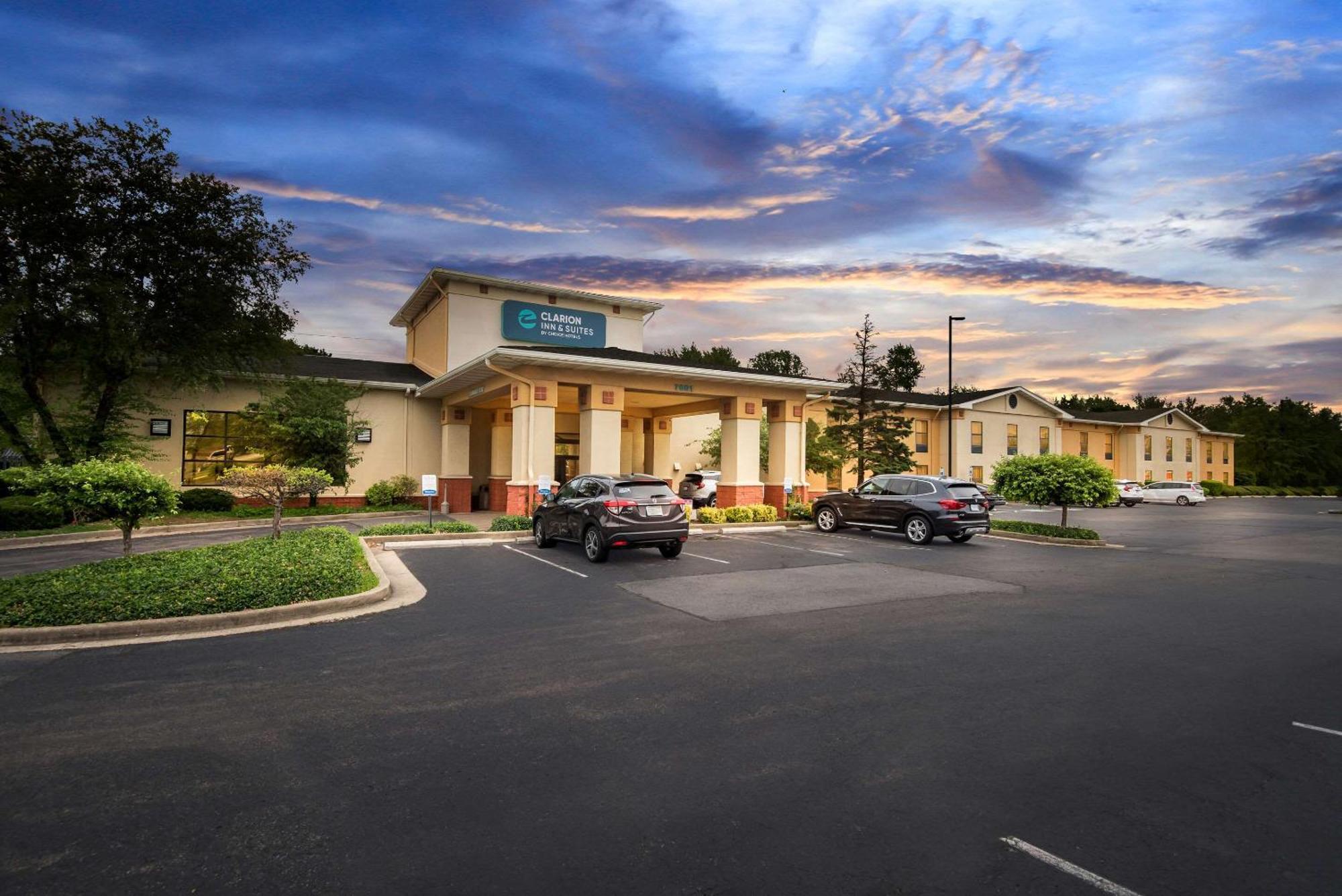 Clarion Inn & Suites Northwest Indianapolis Exteriér fotografie