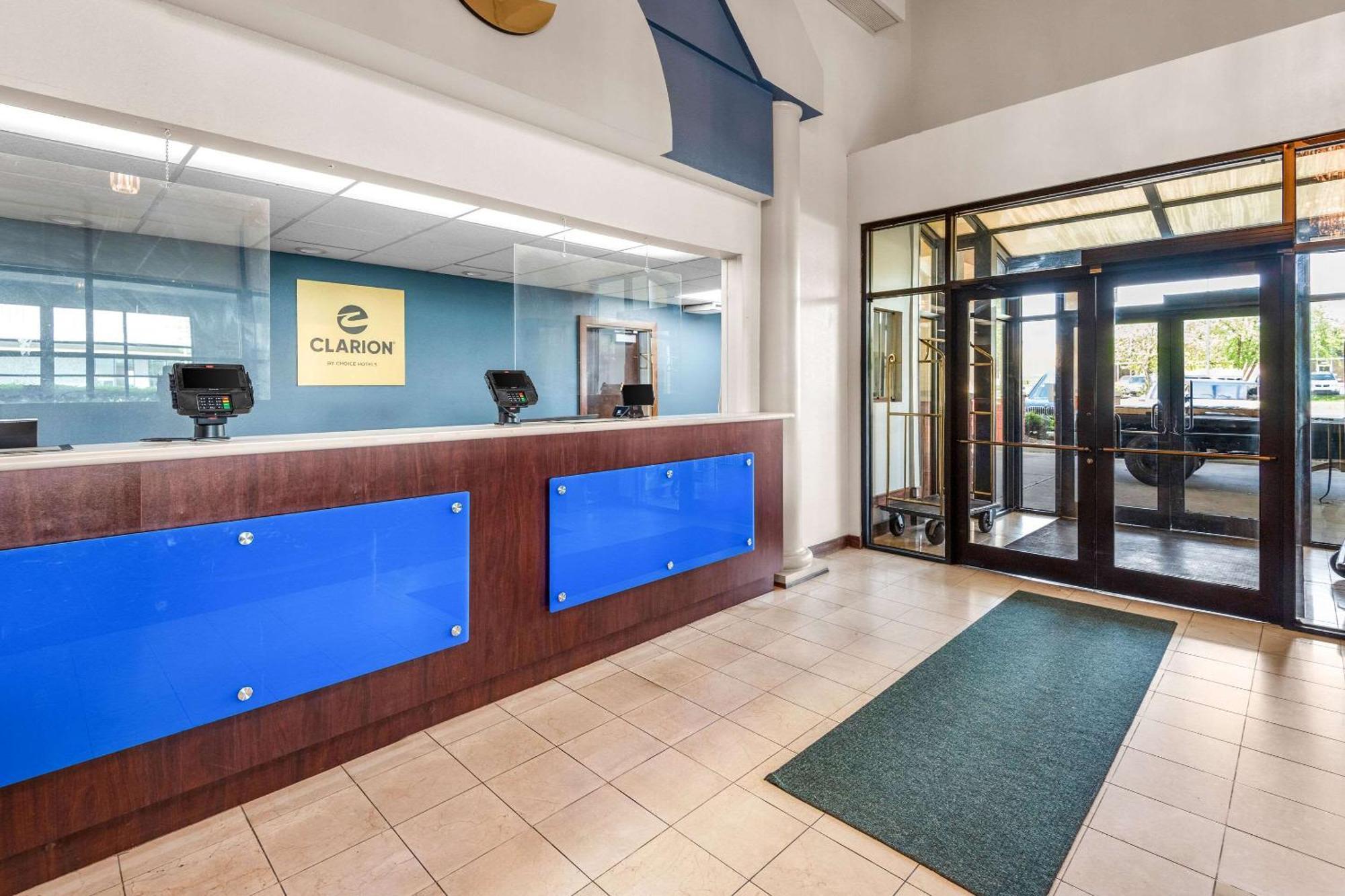 Clarion Inn & Suites Northwest Indianapolis Exteriér fotografie