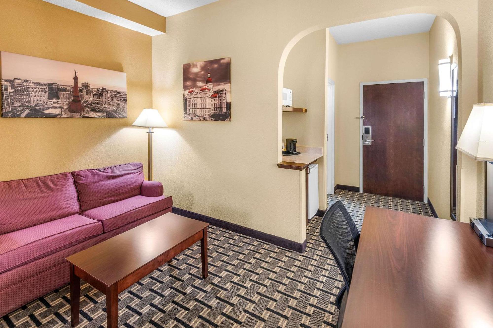 Clarion Inn & Suites Northwest Indianapolis Exteriér fotografie