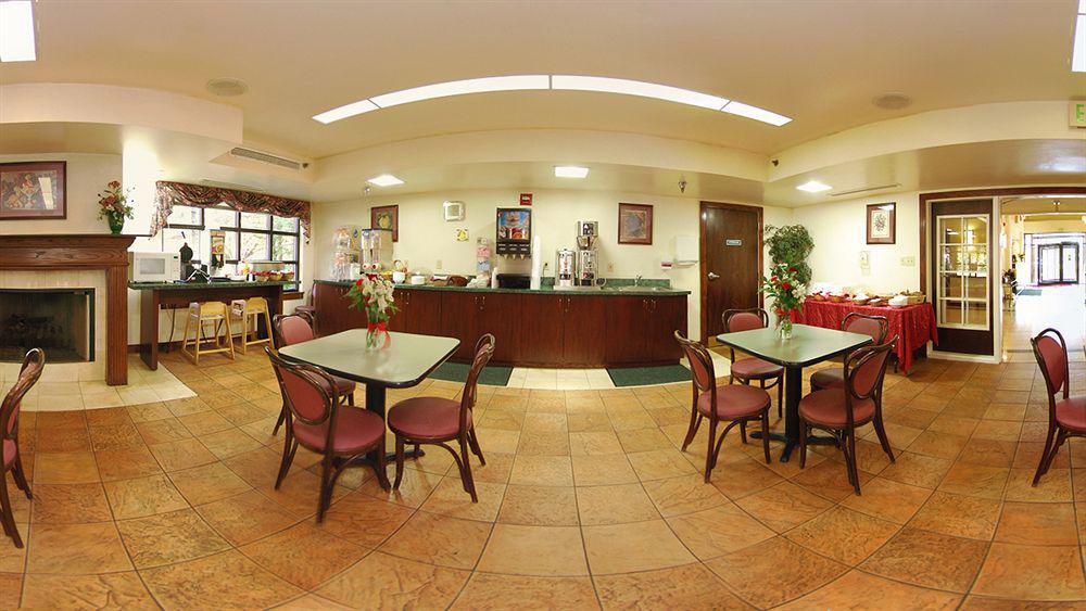 Clarion Inn & Suites Northwest Indianapolis Exteriér fotografie